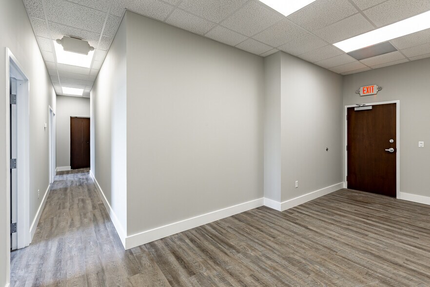 More Photos Of 1500 E Venice Ave, Venice Office For Sale