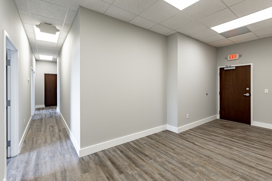 More Photos Of 1500 E Venice Ave, Venice Office For Sale