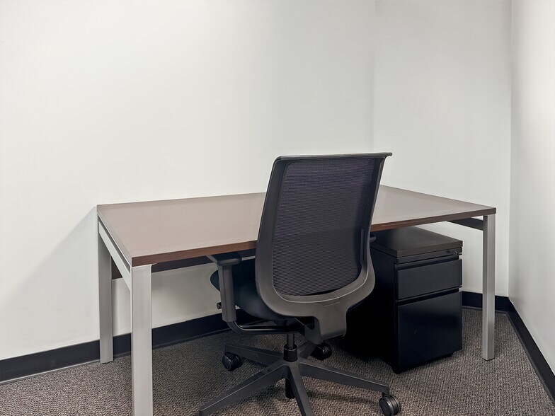 More Photos Of 1100 Poydras St, New Orleans Coworking Space