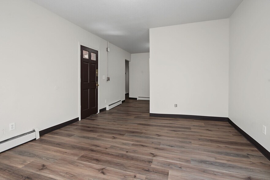 More Photos Of 471 Pond St, Woonsocket Apartments For Sale