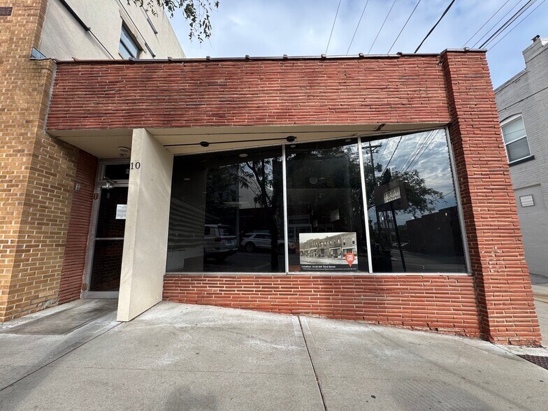 Primary Photo Of 10 SW 3rd St, Lee's Summit Freestanding For Lease