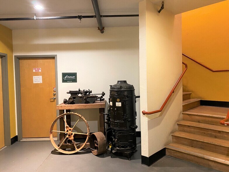 More Photos Of 1793 Lafayette St, Santa Clara Office For Sale