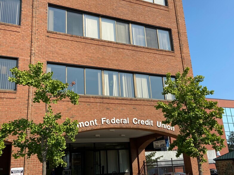 More Photos Of 84 Pine St, Burlington Office For Sale