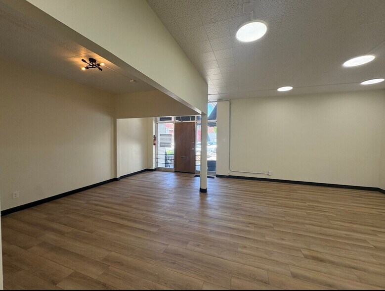 More Photos Of 3611 Main St, Kansas City Office For Lease