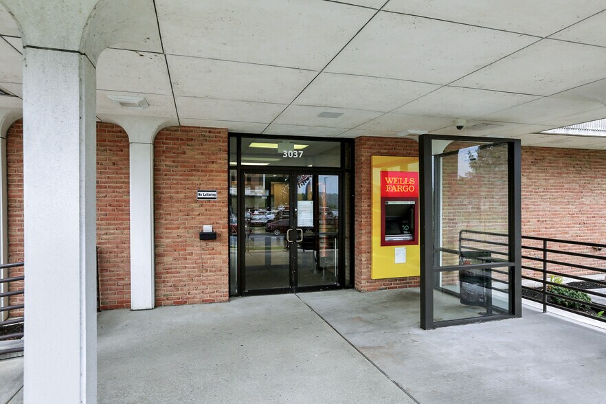 More Photos Of 3037 N Front St, Harrisburg General Retail For Sale