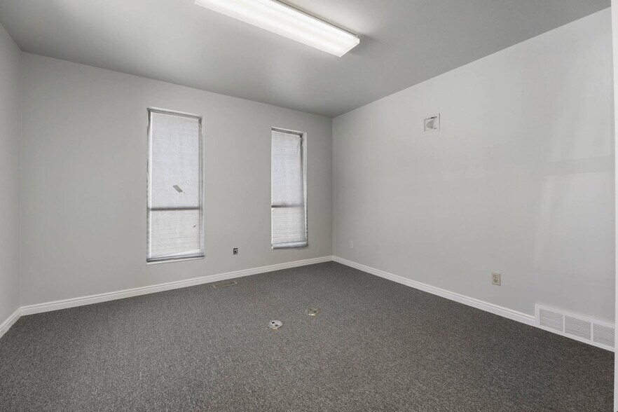 More Photos Of 7706 S Locust St, Midvale Office For Sale