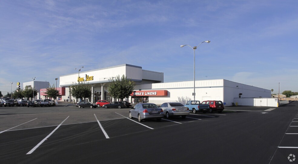 Primary Photo Of 117-135 N Beach Blvd, Anaheim Unknown For Lease
