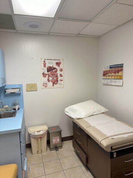 More Photos Of 1216-1220 5th Ave, Fort Worth Medical For Sale