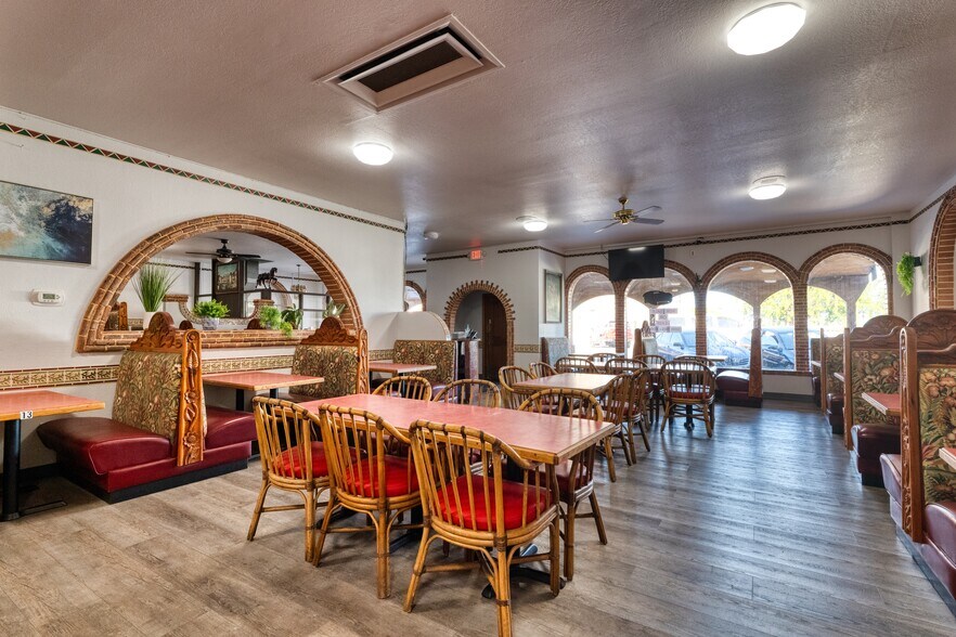 More Photos Of 225 S Toppenish Ave, Toppenish Restaurant For Sale