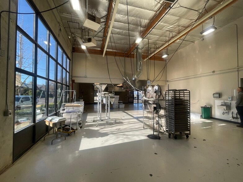 More Photos Of 1061 W 2nd Ave, Eugene Food Processing For Sale