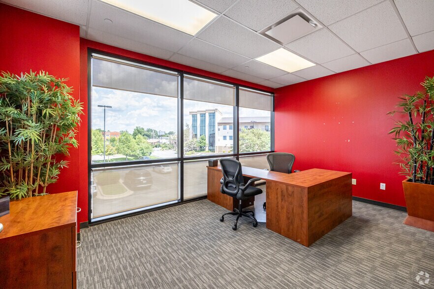 More Photos Of 1116 S Walton Blvd, Bentonville Office For Lease