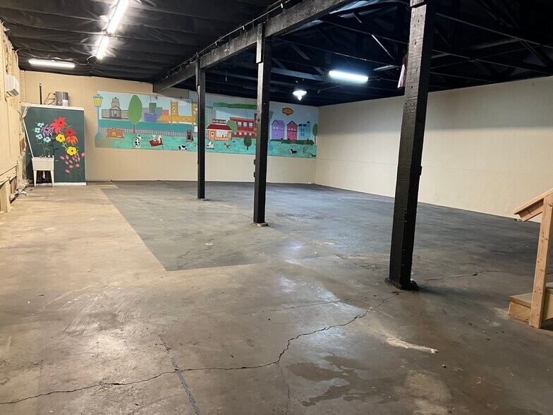 More Photos Of 2118 19th St, Sacramento Light Distribution For Lease