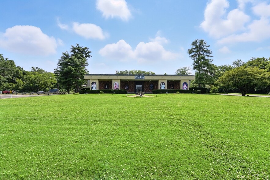 More Photos Of 9660 Dry Fork Rd, Harrison Theater Concert Hall For Sale