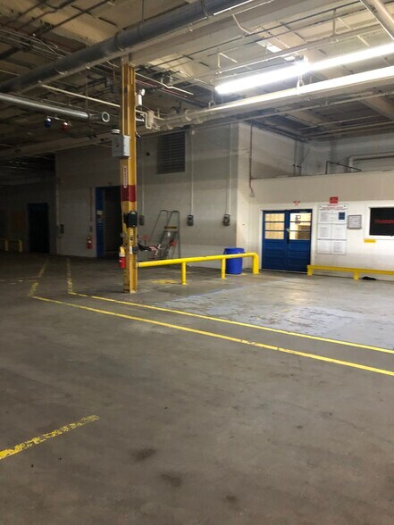 More Photos Of 318 W Howell St, Hartwell Manufacturing For Lease