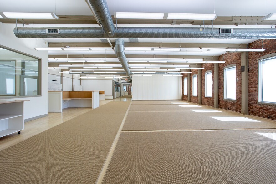 More Photos Of 125 Pecks Rd, Pittsfield Warehouse For Sale