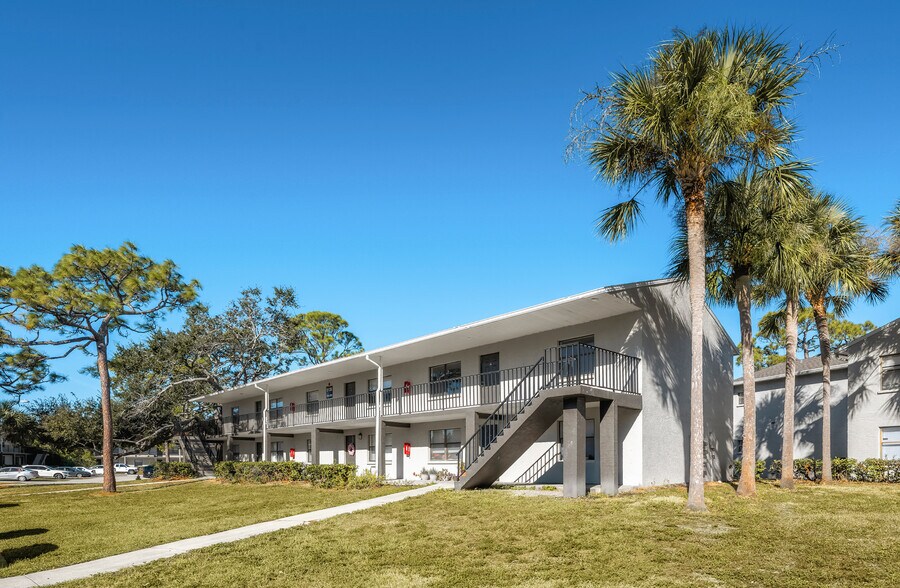 More Photos Of 16321 Bolesta Rd, Clearwater Apartments For Sale