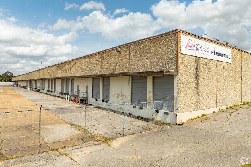 More Photos Of 2900 Datsun Dr, Memphis Distribution For Lease
