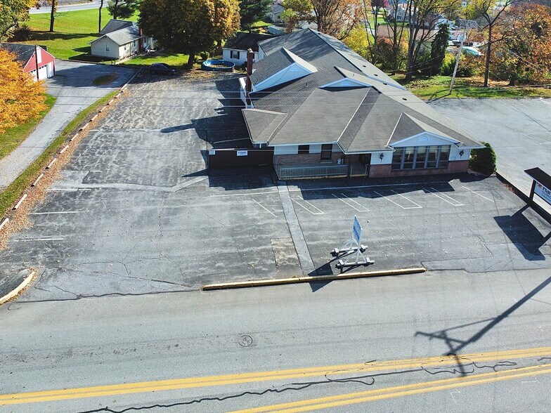 More Photos Of 915 N Hanover St, Elizabethtown Medical For Sale