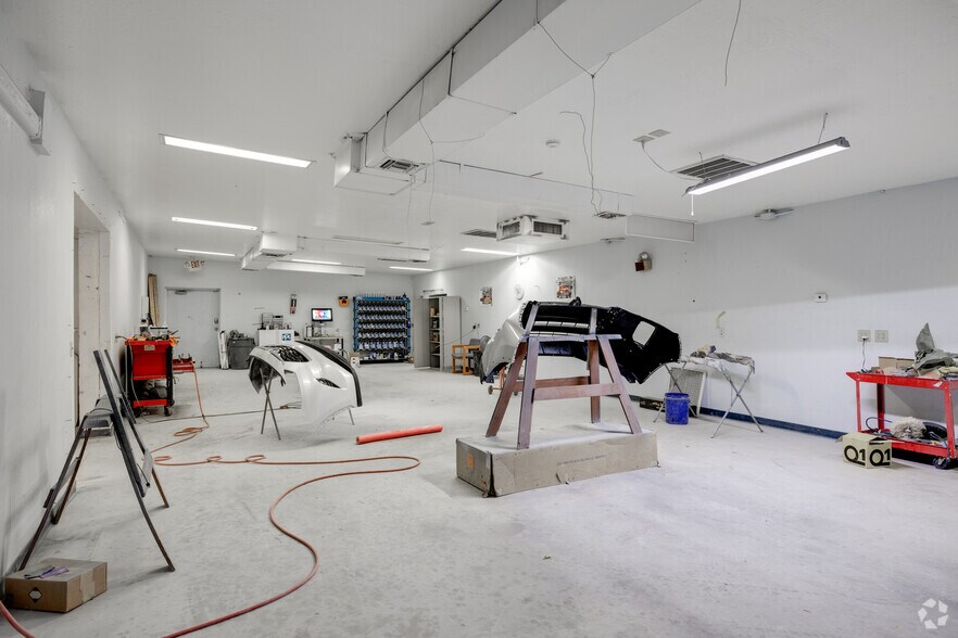 More Photos Of 9211 N 9th Ave, Phoenix Service For Sale