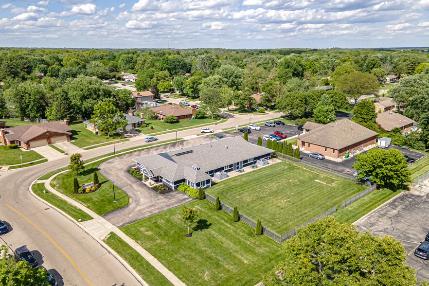 More Photos Of 1908 N Lakeman Dr, Bellbrook Storefront Retail Office For Sale