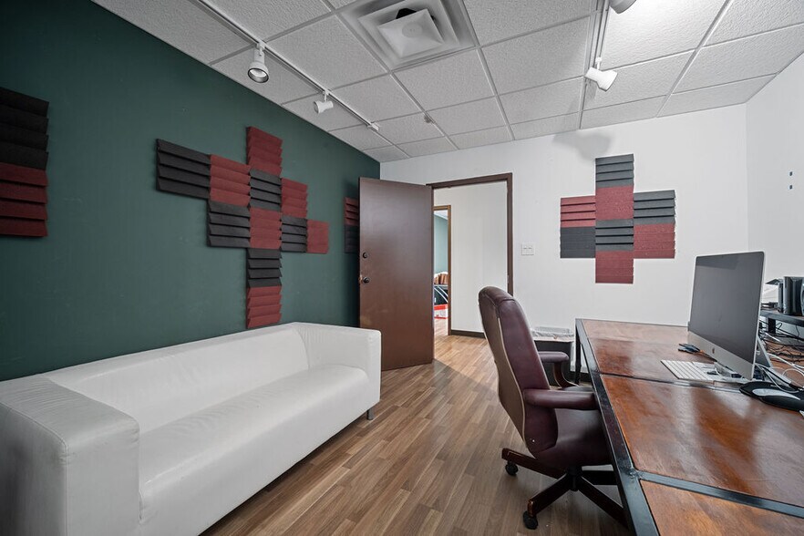 More Photos Of 2909 San Jacinto St, Dallas Loft Creative Space For Sale