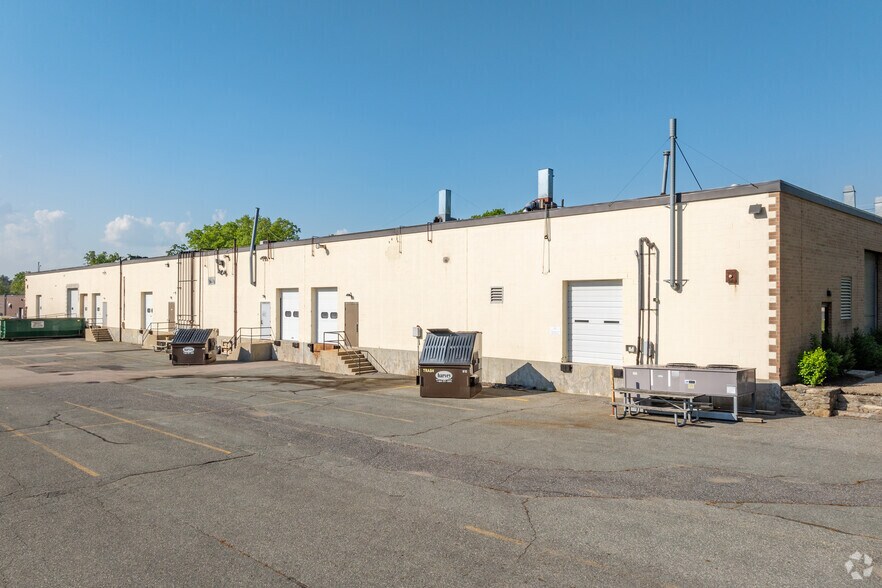 More Photos Of 100-106 South St, Hopkinton Light Manufacturing For Lease