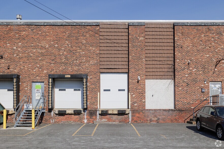 More Photos Of 467-475 Mundet Pl, Hillside Warehouse For Lease