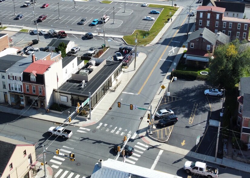 More Photos Of 46 W Main St, Fleetwood Bank For Lease