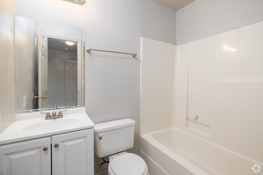 More Photos Of 3300-3328 Beck St, Greensboro Apartments For Sale