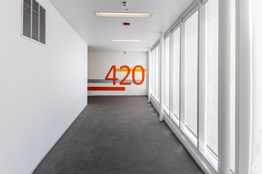 More Photos Of 420 Lincoln Rd, Miami Beach Loft Creative Space For Lease