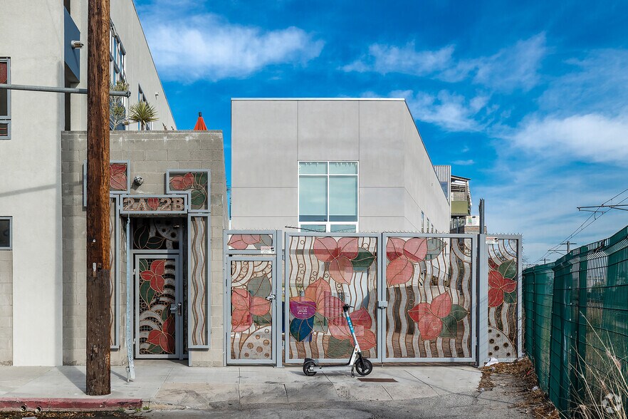 More Photos Of 2256 Barry Ave, Los Angeles Office For Sale