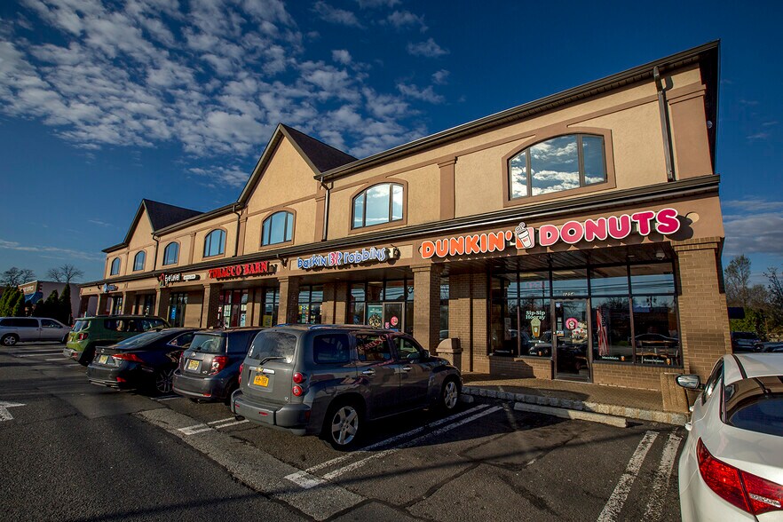 More Photos Of 1252-1264 Stelton Rd, Piscataway Storefront For Lease