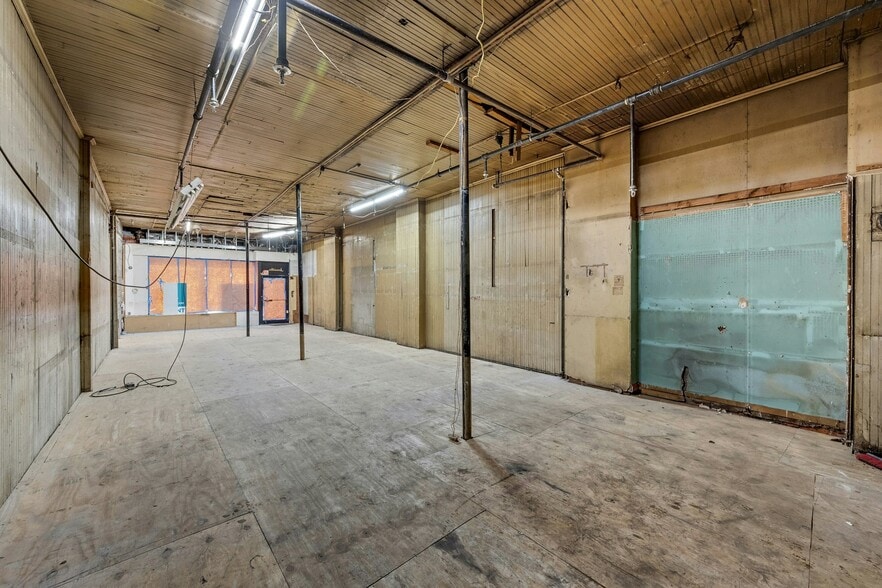 More Photos Of 2094 Boston Post Rd, Larchmont Storefront For Lease