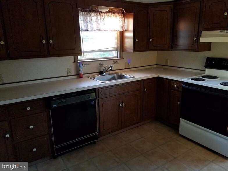 More Photos Of 633 Main St, Denver Apartments For Sale