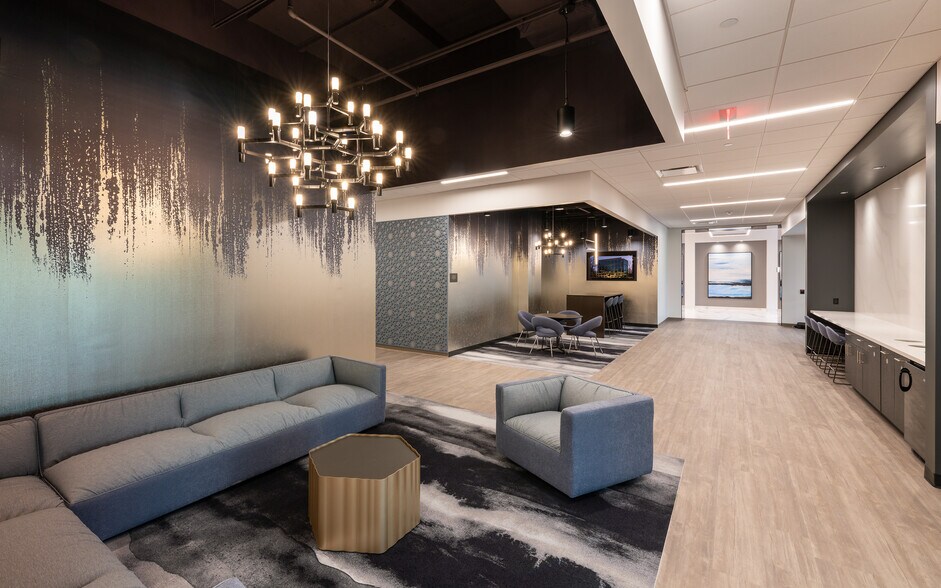 More Photos Of 3130 Fairview Park Dr, Falls Church Office For Lease