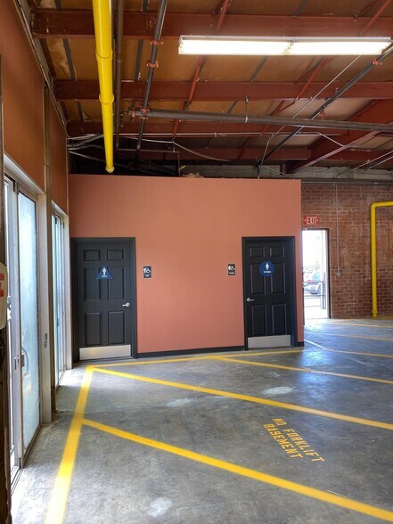 More Photos Of 720 E Sunkist St, Ontario Warehouse For Lease