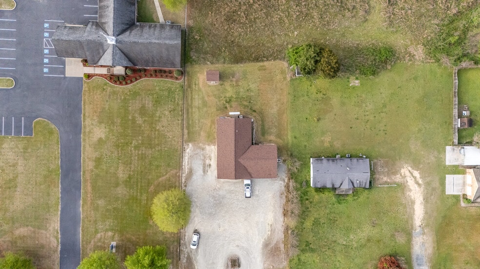 More Photos Of 698 E New Hope Rd, Goldsboro Freestanding For Sale