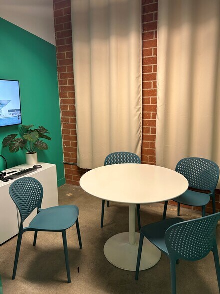 More Photos Of 3865 Grand View Blvd, Los Angeles Light Distribution For Lease