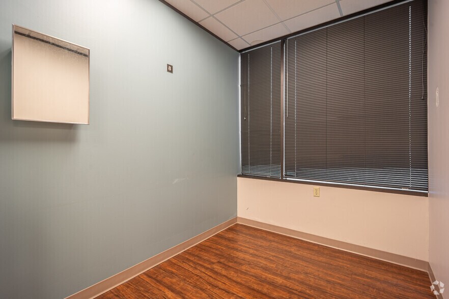 More Photos Of 17270 Red Oak Dr, Houston Medical For Sale