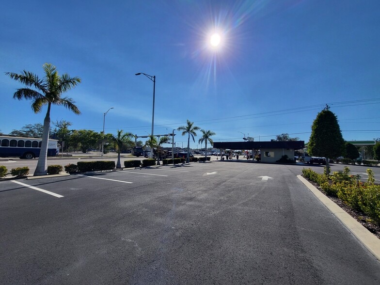More Photos Of 2160 Cleveland Ave, Fort Myers Auto Dealership For Sale