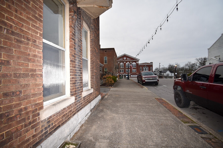More Photos Of 321 S Main St, Harrodsburg Apartments For Sale