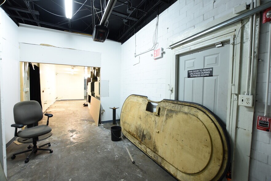 More Photos Of 921 Texas Ave, Texas City Service For Sale