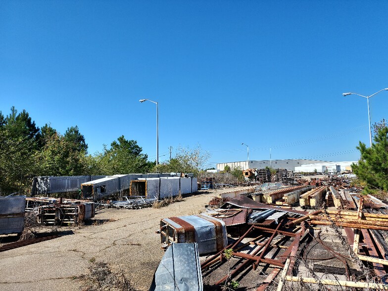 More Photos Of 401 Towel Ave, Valley Land For Sale