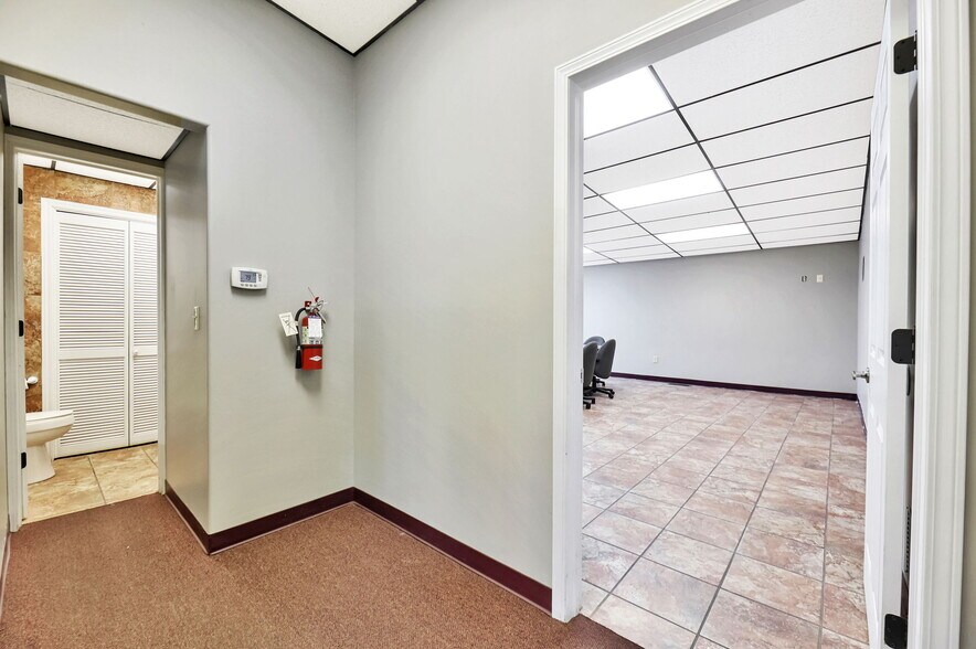 More Photos Of 11209 W Kellogg, Wichita Auto Dealership For Sale