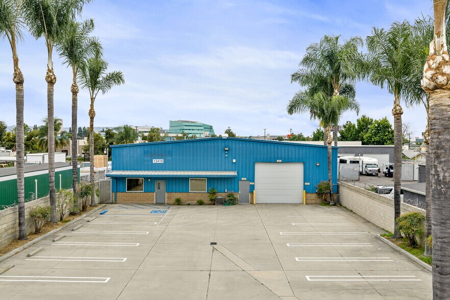More Photos Of 13410 Waco St, Baldwin Park Manufacturing For Lease