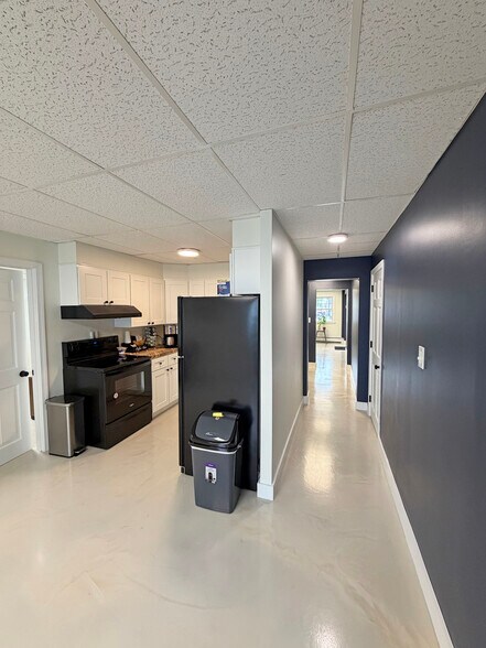 More Photos Of 860 Main St, Sanford Medical For Sale
