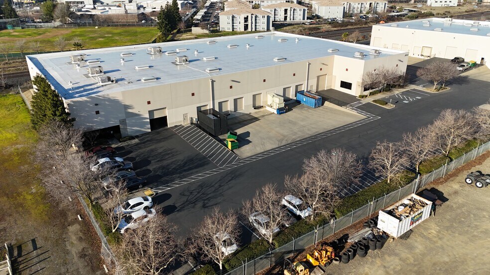 More Photos Of 2934 Ramona Ave, Sacramento Warehouse For Lease