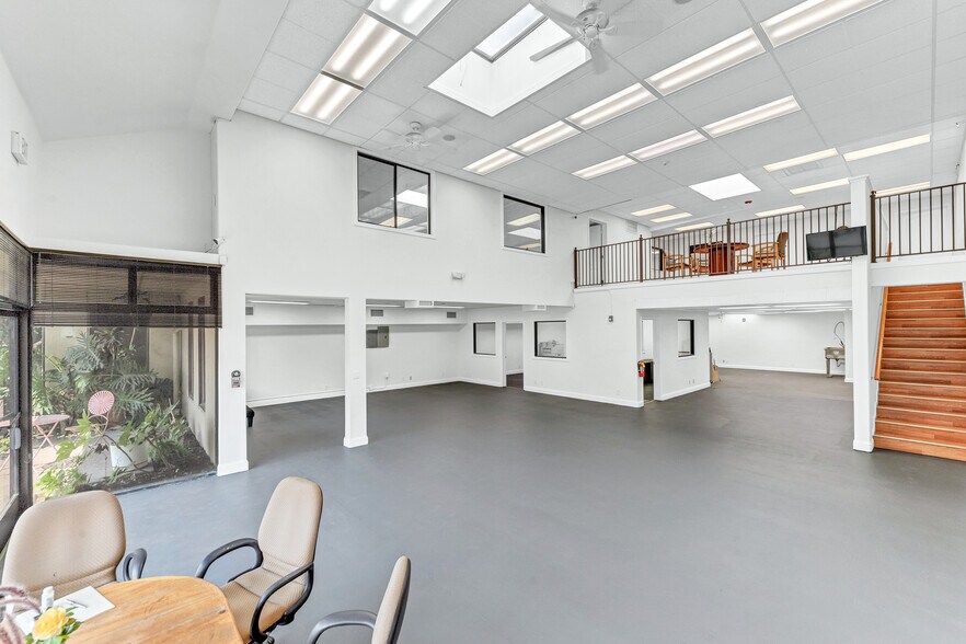 More Photos Of 1925 Francisco Blvd E, San Rafael Light Manufacturing For Lease