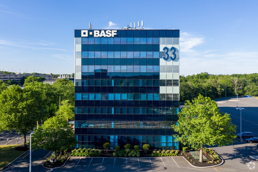 More Photos Of 33 Wood Ave S, Iselin Coworking Space