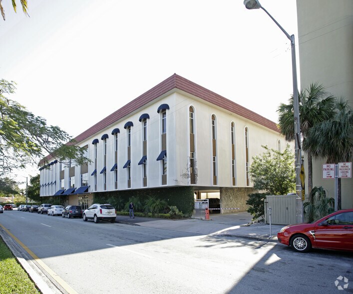 Primary Photo Of 717 Ponce de Leon Blvd, Coral Gables Office For Sale
